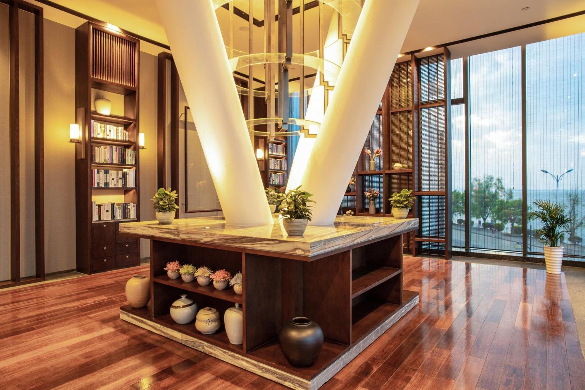 Hotel Indigo Dali Erhai By Ihg Екстер'єр фото